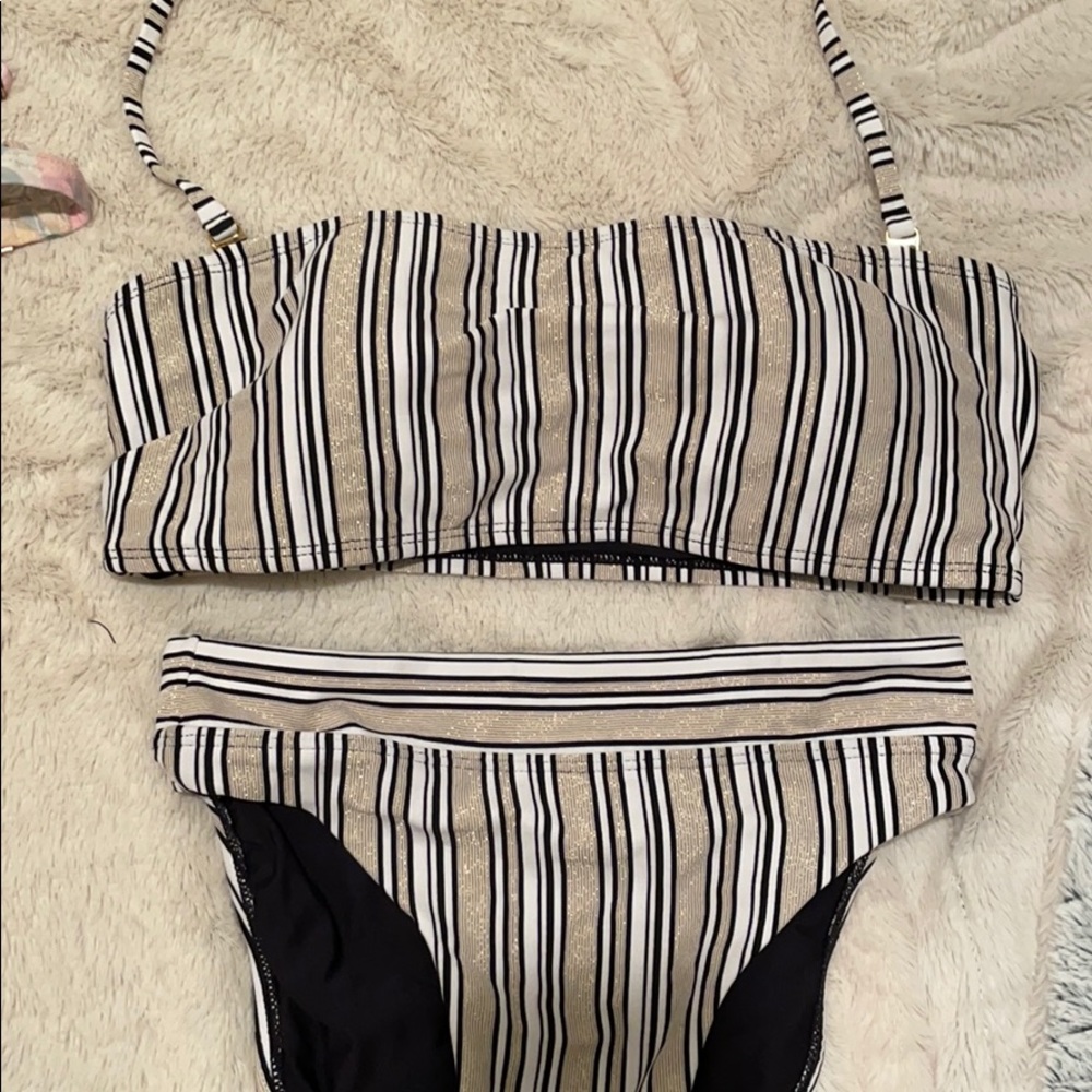 Swim Collection (pacsun, pilyq and more) - Picture 3 of 9